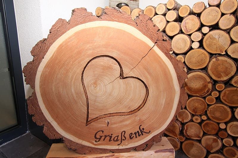 Holz mit Griaß enk